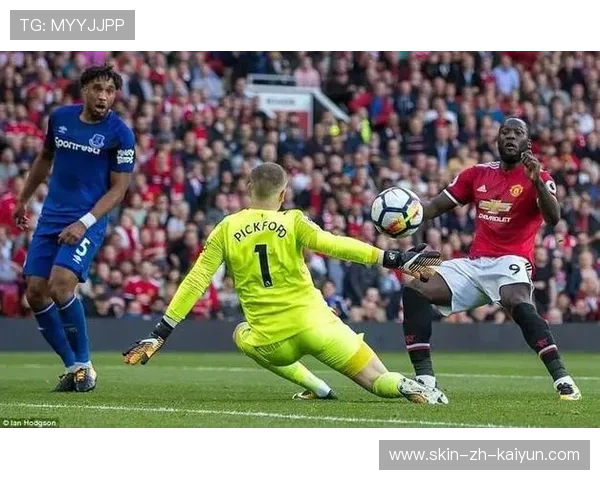 曼联多次快速完成由守转攻